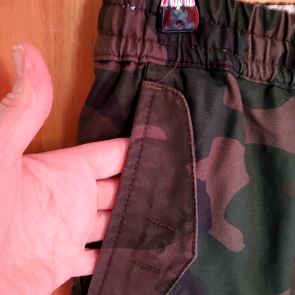 Carhartt Women's Camper Ankle Pants in Green Camo Size XS - Picture 5 of 13